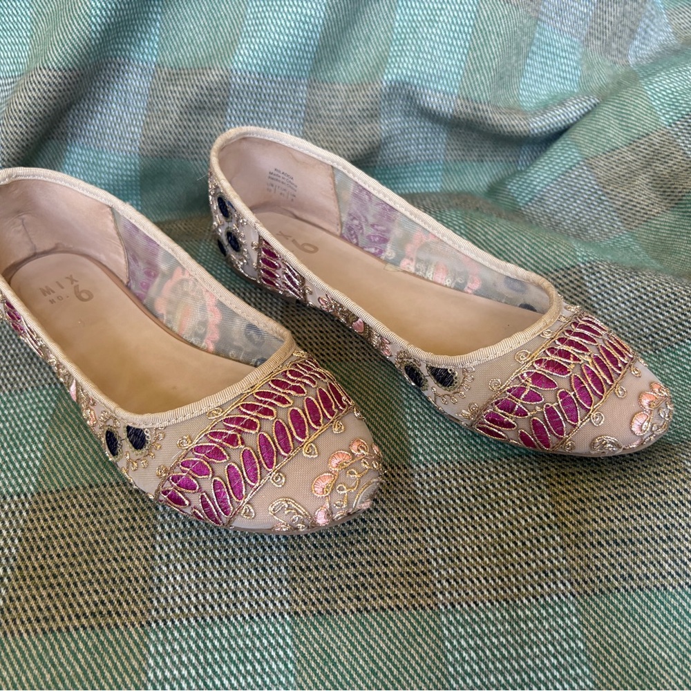 Elegant Embroidered Flats